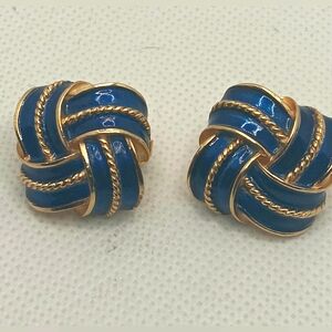 Vintage trifari knot clip earrings